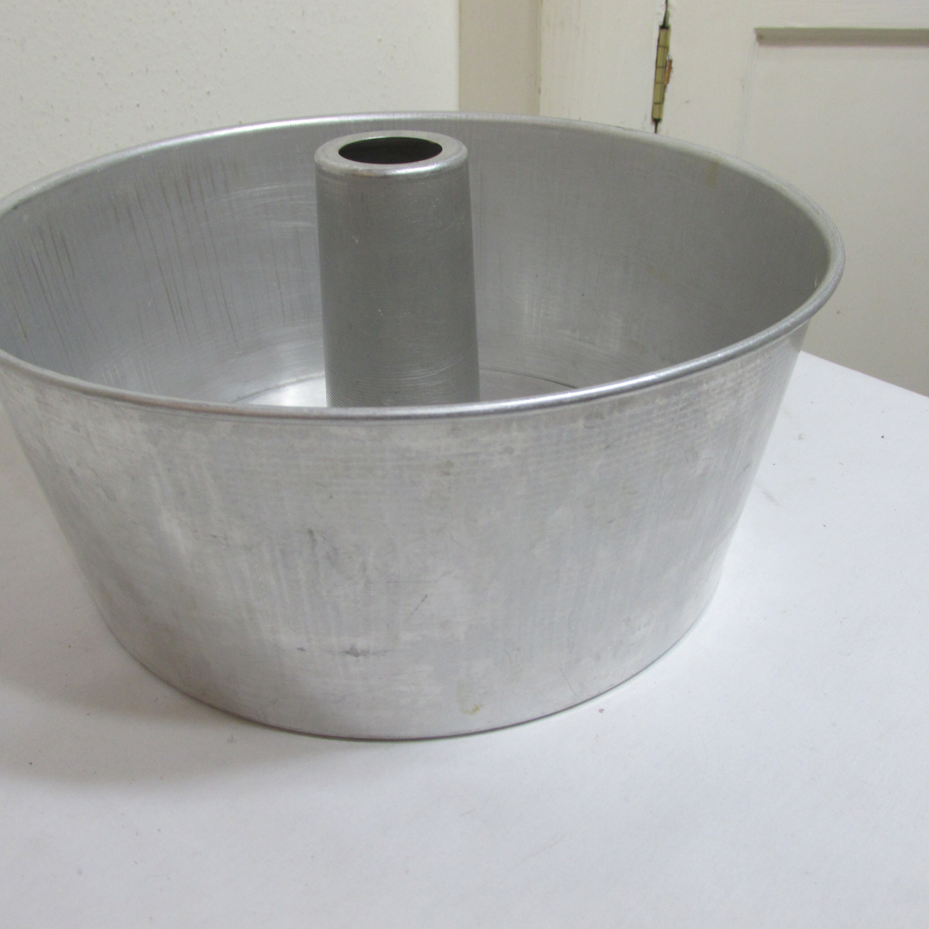 2 Piece Mirro Square Tube Pan Aluminum Angel Food Cake 9 X 9 X 4 Bundt Pan  With Cooling Legs Vintage Kitchen Bakeware 