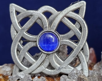 Celtic Knot Brooch with Blue Cachabon