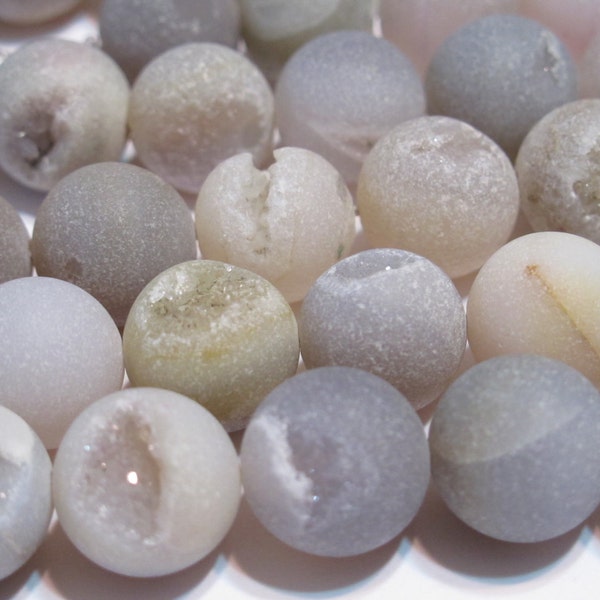 Druzy type round beads matte natural dove gray color 12mm