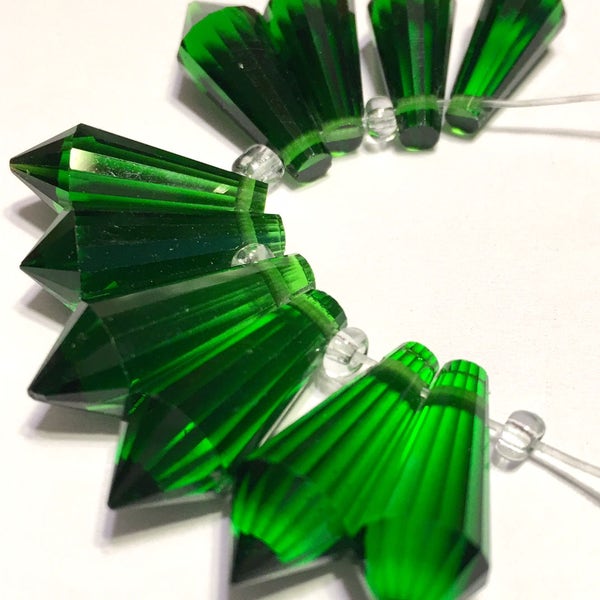 Emerald color Faceted Crystal drop briolettes top drilled 18mm