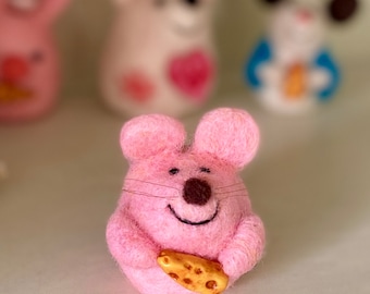 Little Pink Mouse with Cheese - OOAK handmade needle felted sculpture