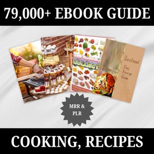 Può includere: Una collezione di tre libri di cucina con copertine colorate. I libri di cucina sono intitolati "100 Cookbook Collection", "Seafood" e "Fish Prawns Crabs". Il testo "79,000+ EBOOK GUIDE" è nella parte superiore dell'immagine. Il testo "MRR & PLR" è a forma di stella sotto i libri di cucina. Il testo "COOKING, RECIPES" è nella parte inferiore dell'immagine.