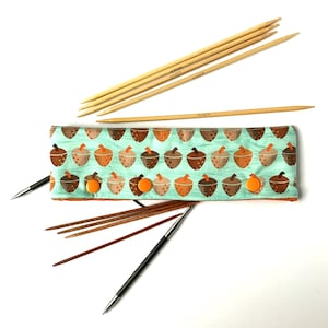 Acorns - DPN and Circular Needle Holder