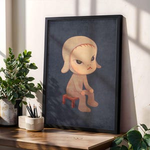 Yoshitello Nara Stil Moody Lamm Poster Digitaler Download Druckbare Wandkunst Moody Kind Sitzen Kunst Japanisch inspirierte Raum Dekor Digitale Datei