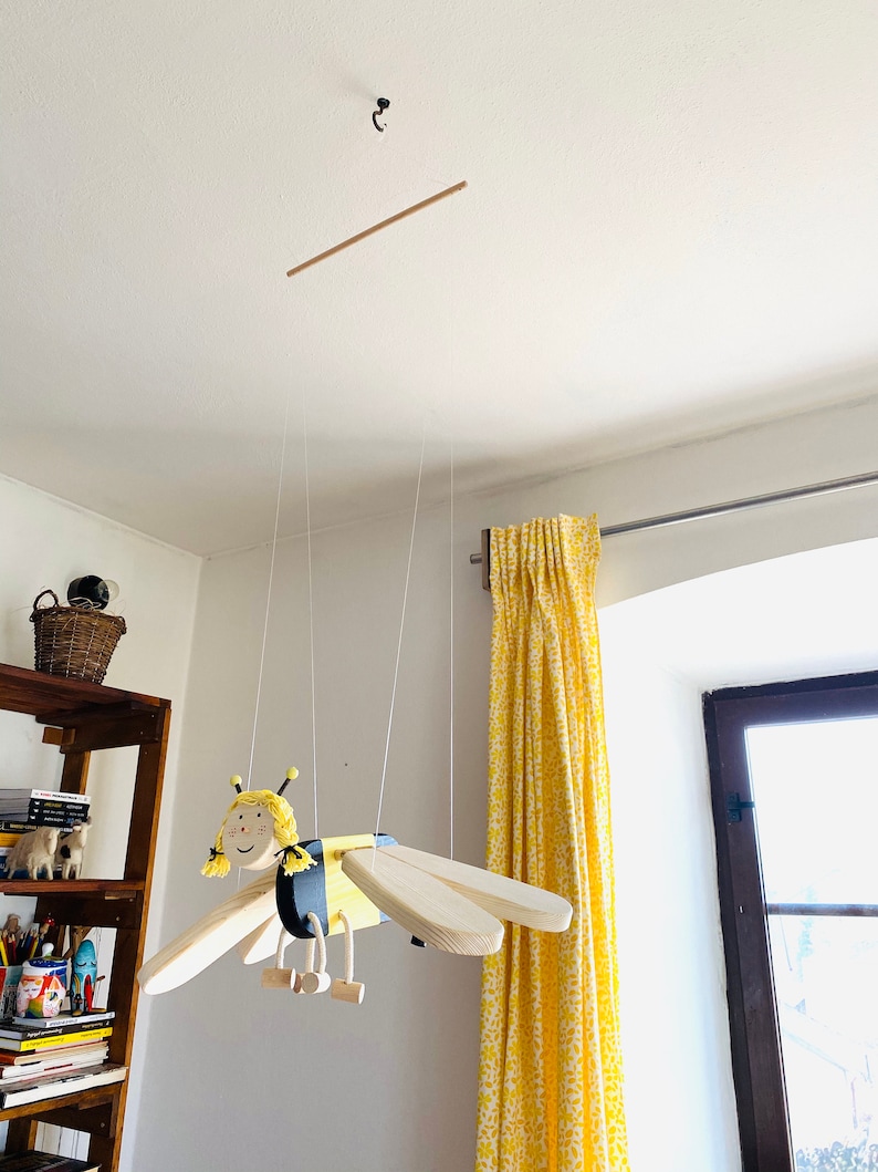 Flying Bee Baby Girl Wooden Mobile Bee Nursery Decor Crib Nursery Mobile Baby Girl Shower Gift Christmas Gift for Grandkids