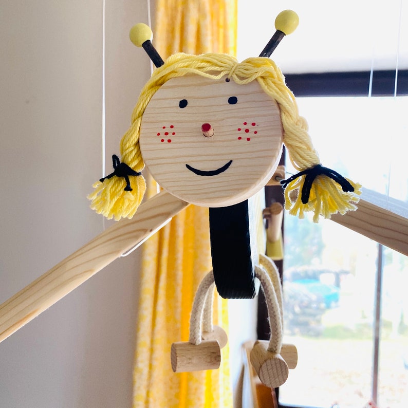 Flying Bee Baby Girl Wooden Mobile Bee Nursery Decor Crib Nursery Mobile Baby Girl Shower Gift Christmas Gift for Grandkids