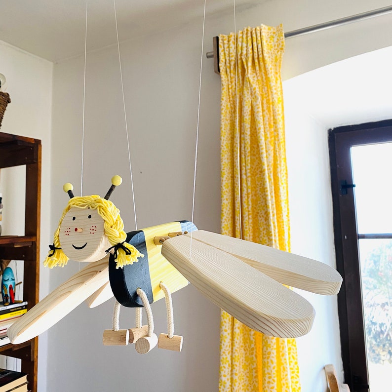 Flying Bee Baby Girl Wooden Mobile Bee Nursery Decor Crib Nursery Mobile Baby Girl Shower Gift Christmas Gift for Grandkids