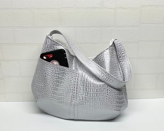 Silver crocodile hobo, FREE keychain, silver vegan shoulder bag, faux leather fashion bag for women, glitter dahlia print interior