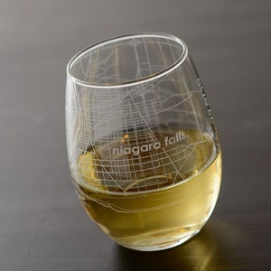 Niagara Falls Map Stemless Wine Glass | Engraved Wine Glass (15oz) | Etched Wine Glass | Bridesmaid Gift | Gift For Her