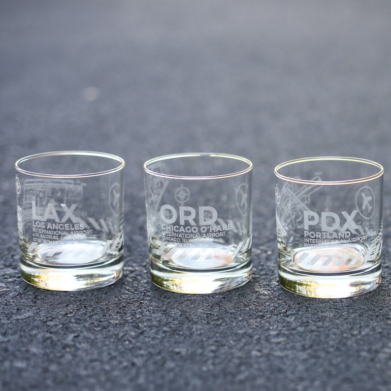 NewarkNew York EWR Airport Rocks Glass