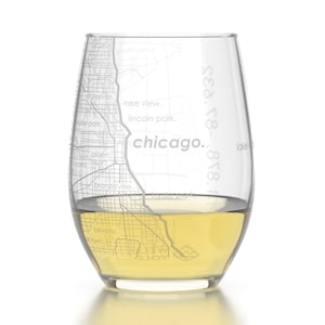 Chicago Map Stemless Wine Glass Engraved Wine Glass 15oz Etched Wine Glasses Housewarming Gift Moving Gift image 2