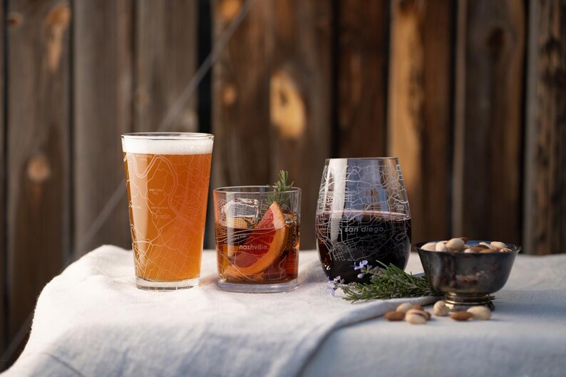 Well Told Custom City Map Wine Glass - Thumbnail 3