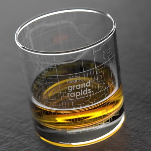 Grand Rapids, MI Map Rocks Whiskey Glass Gift