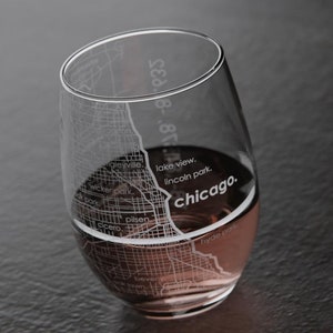 Chicago Map Stemless Wine Glass Engraved Wine Glass 15oz Etched Wine Glasses Housewarming Gift Moving Gift image 3