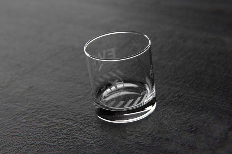 NewarkNew York EWR Airport Rocks Glass
