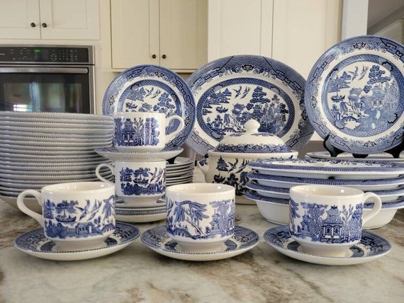 Churchill Blue Willow Plates Bowls Cups 20 Piece Dinner Set, Made