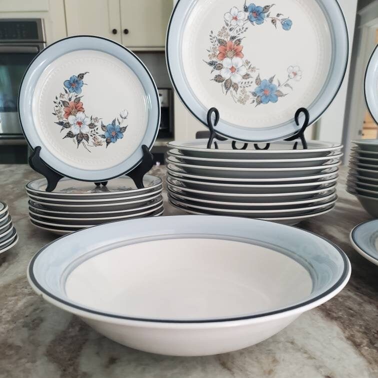 Johann Haviland Blue Bouquet (crowning Fashion) Dishes - Plates