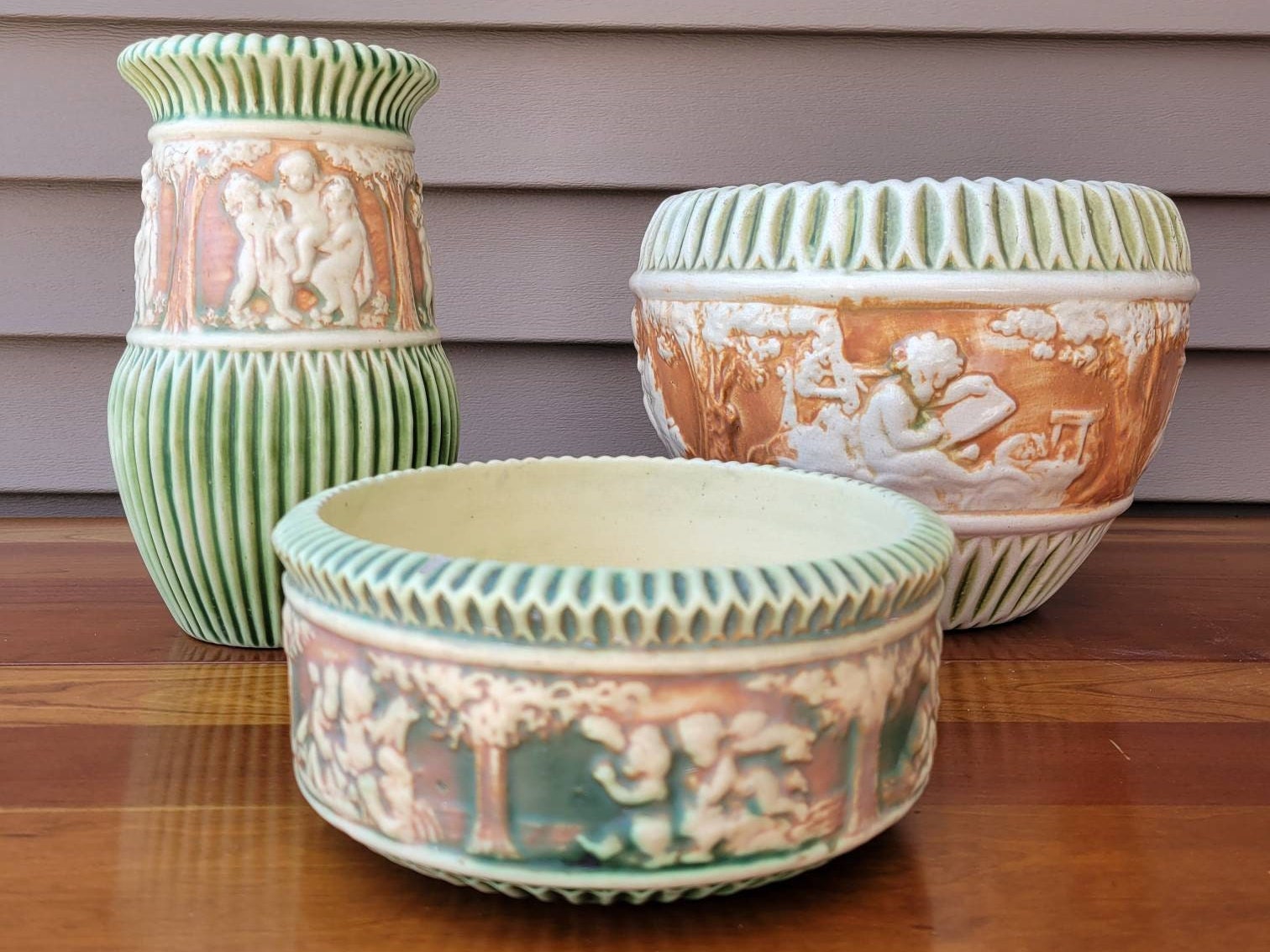 Beautiful Roseville Donatello Pottery Planter, Vase, Jardiniere