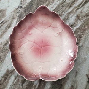 Vintage Mid Century 1950&#39;s Los Angeles Pottery Leaf Dish - 11&quot;