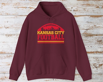 Felpa con cappuccio da football di Kansas City, maglietta alla moda con skyline della città, magliette vintage retrò, abbigliamento per il giorno della partita, regalo per il tailgate per lui