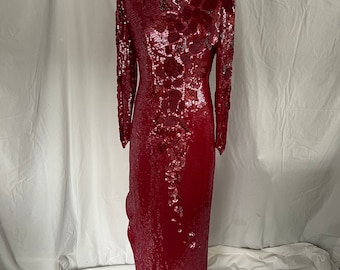 Vestido de seda de manga larga con cuentas hechas a mano