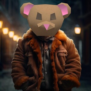Maschera di carta Teddy Bear 3D Papercraft. Ottieni il modello e le istruzioni in formato PDF per la maschera di carta lowpoly 3D fai da te.