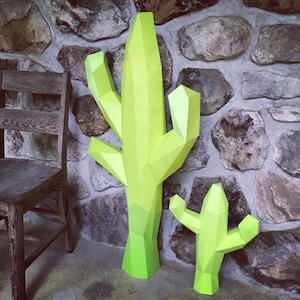 Cactus (2 modelli) Carta 3D. Cactus gigante! Riceverai il modello in formato SVG e PDF e le istruzioni per questa scultura di carta fai da te.