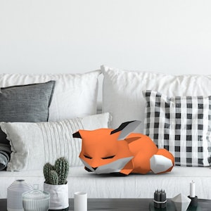 Creatività 3D con la volpe assonnata. Riceverai modelli di file digitali SVG e PDF e istruzioni per questa decorazione di carta moderna fai-da-te.