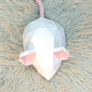 Muis 3D-papercraft. Je krijgt digitale SVG- en PDF-bestandssjablonen en instructies voor dit doe-het-zelf-minimalistische papieren model.