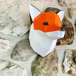 Volpe sul muro, papercraft 3D. Riceverai un file PDF con modelli e istruzioni per questa moderna decorazione fai da te in carta.