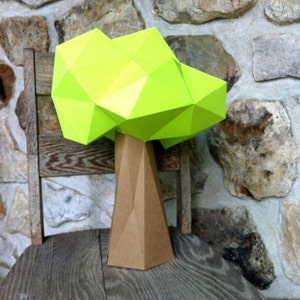 ¡Versión mejorada de Tree 3dpapercraft! Obtendrás un archivo digital svg, dxf, PDF con plantillas e instrucciones para hacer un árbol de hojas en papel.