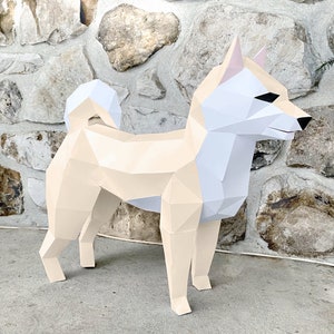 Shiba Inu, Akita Hund Ringelschwanz 3D Papercraft. Hier erhalten Sie eine digitale PDF-Dateivorlage und Anweisungen für dieses DIY Papierhund moderne Papierskulptur.