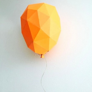 Palloncino in carta 3D. Puoi scaricare i file PDF e SVG per questa decorazione fai da te per feste in carta.