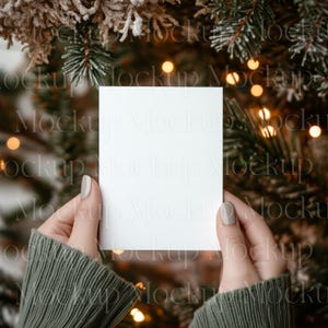 Mockup di biglietto di Natale per modello di biglietto di auguri per le vacanze, design di biglietti di Natale festosi, modello di visualizzazione di biglietti di Natale strutturato