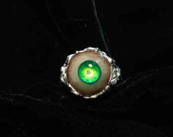 Green eye ring size 10.5