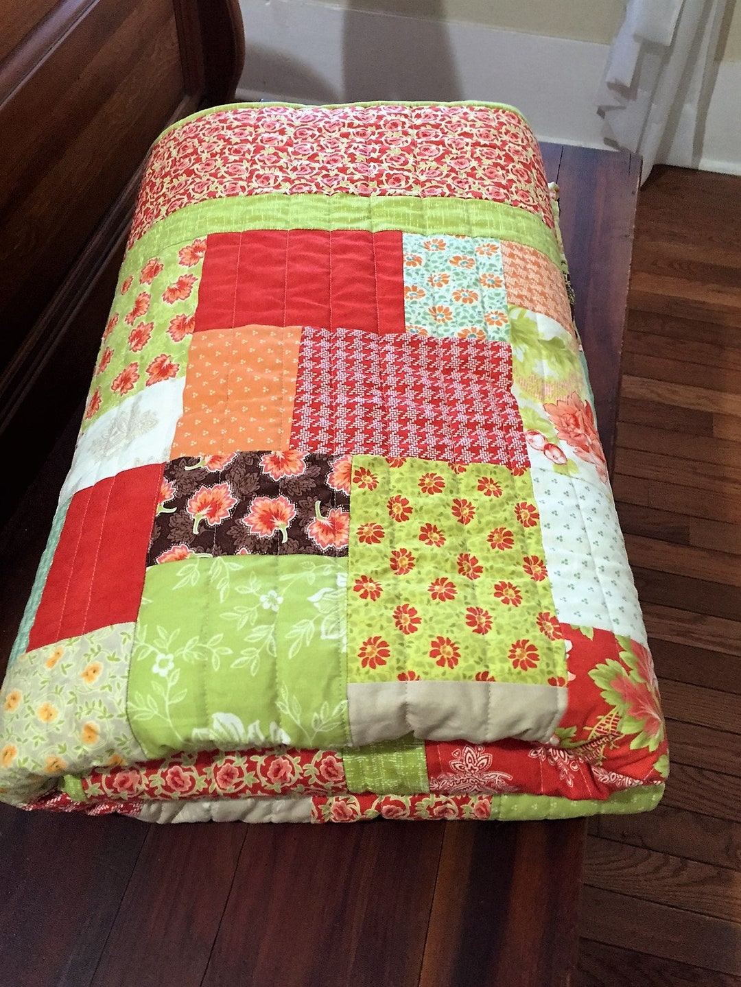 Beautiful Farmhouse Style Bed Quilt Traditional Patchwork twin Size