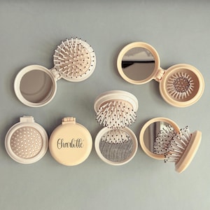 Peine para el cabello plegable compacto personalizado con espejo para damas de honor - Cepillo liviano de regalo de boda para mujeres - Peine portátil personalizado para niñas