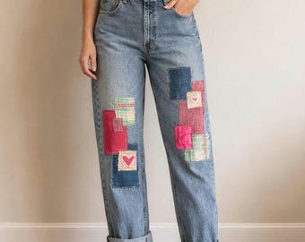 39 de ancho x 31 de largo ~ Jeans Levi's 550 con patchwork, jeans bohemios reciclados