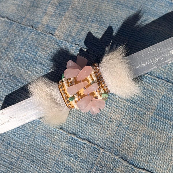 Baguette talisman en sélénite : quartz rose, turquoise, cuir de peau de cerf, décoration western, éléments décoratifs spirituels