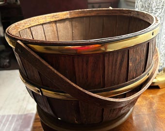 Mid Century Oak HANDMADE APPLE BASKET. Beautiful color and patina. Brass banding. Farmhouse country cabin decor. Americana workmanship.