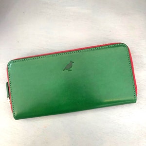Ladies Purse zip around Wallet in Emerald Green leather with an Fuchsia zipper