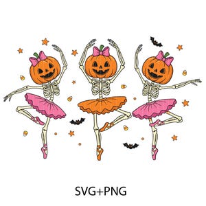 Puede incluir: Ilustración de Halloween con tres bailarinas esqueleto con cabezas de calabaza. Llevan tutús rosas y naranjas, lazos rosas y zapatillas de ballet. Murciélagos, estrellas y caramelos completan el diseño. El texto "SVG+PNG" está en la parte inferior.