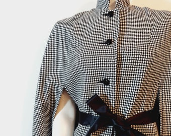 Vintage wool hounds tooth cape / mod cape / vintage 50s 60s cape / vintage wool cape / vintage black and white cape / Glitterngoldvintage