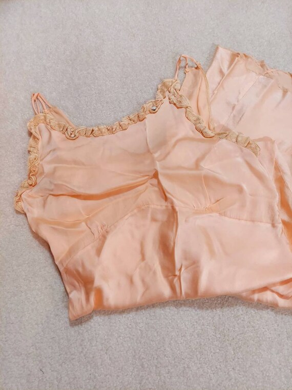 Vintage 40s silk peach gown / vintage night gown /