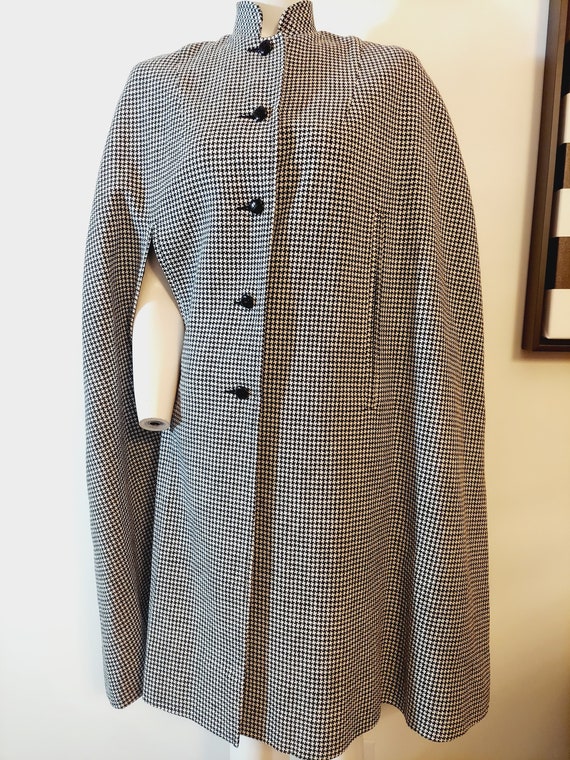 Vintage wool hounds tooth cape / mod cape / vinta… - image 3