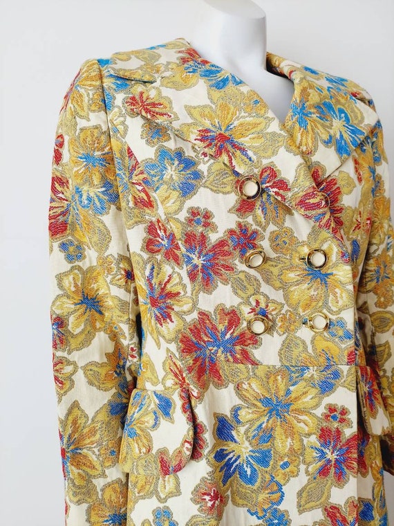 Vintage 60s 70s tapestry coat / vintage 60s embro… - image 2