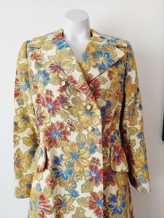 Vintage 60s 70s tapestry coat / vintage 60s embro… - image 4