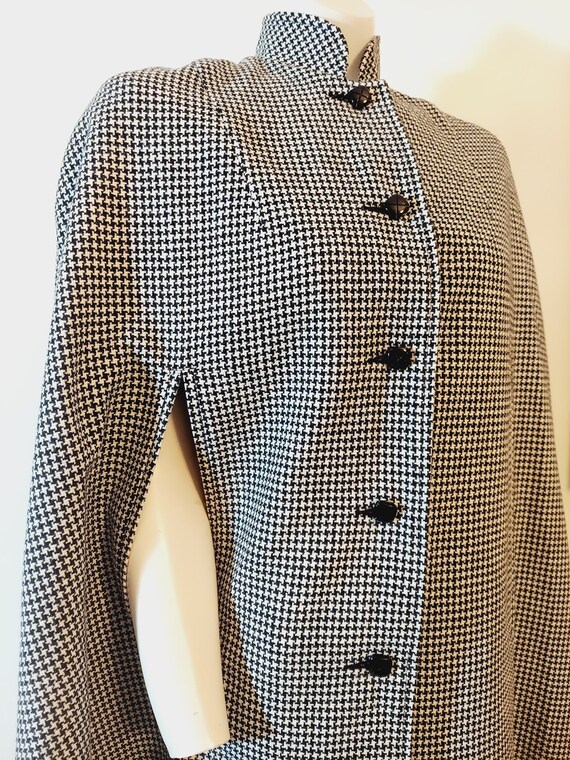 Vintage wool hounds tooth cape / mod cape / vinta… - image 6
