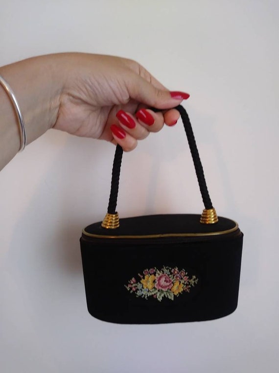 Vintage 40s purse / 40s box purse / vintage wristl