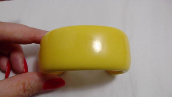 Vintage Bakelite Bracelet / Wide Bakelite bracelet